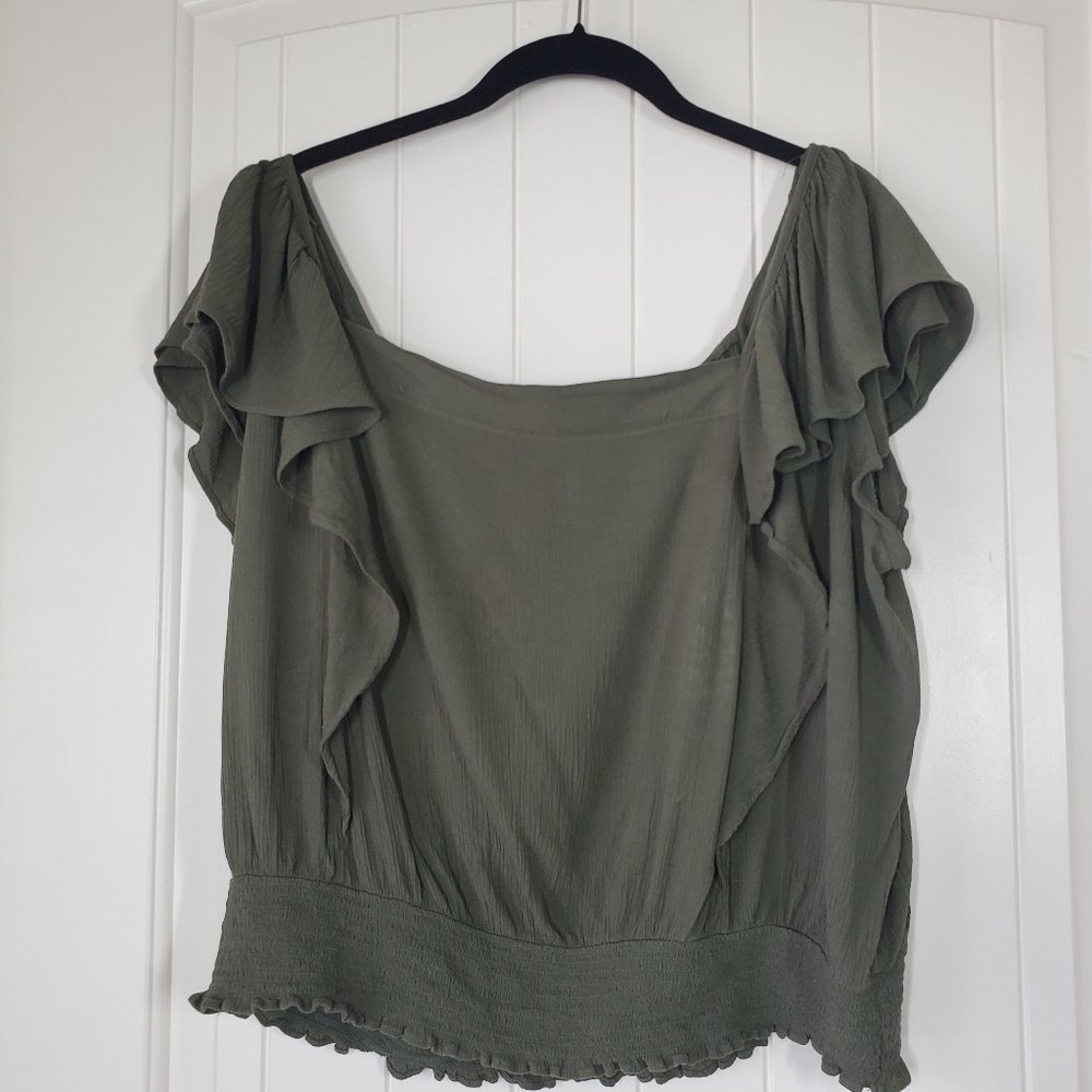 NWOT A.n.a. top with flutter sleeves and square neckline in kahki green XXL